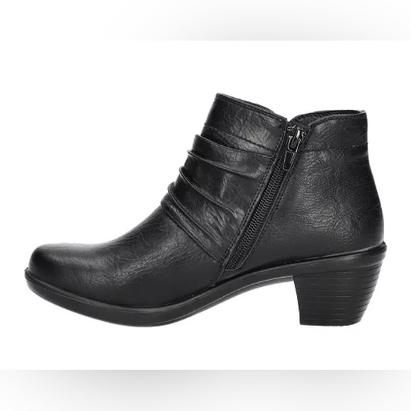 NWT.. WOMENS Easy Street Black Ankle Booties - Picture 16 of 16
